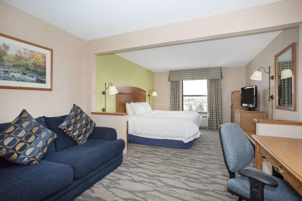 Baymont By Wyndham Thornton Hotel Exterior photo
